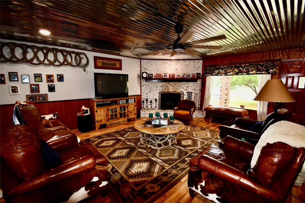 324 County Road 317 Comanche, TX 76442