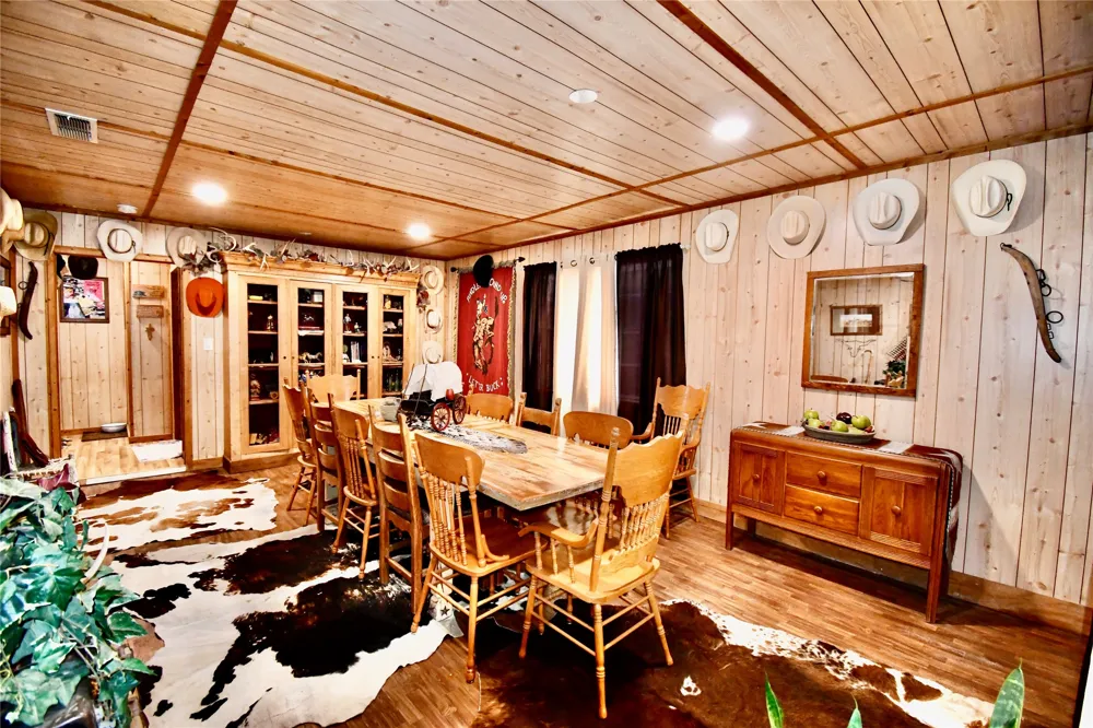 324 County Road 317 Comanche, TX 76442
