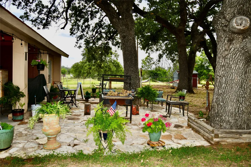 324 County Road 317 Comanche, TX 76442