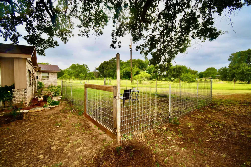 324 County Road 317 Comanche, TX 76442
