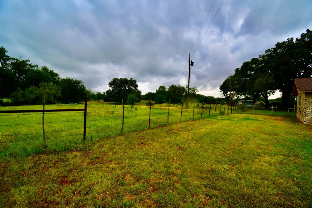 324 County Road 317 Comanche, TX 76442