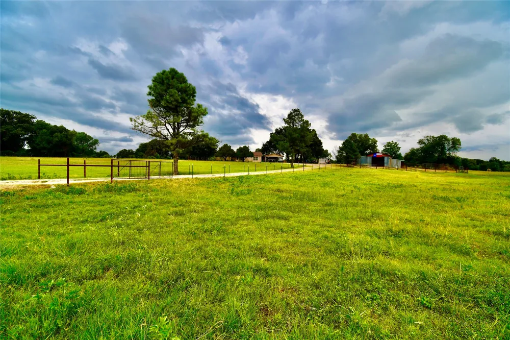 324 County Road 317 Comanche, TX 76442