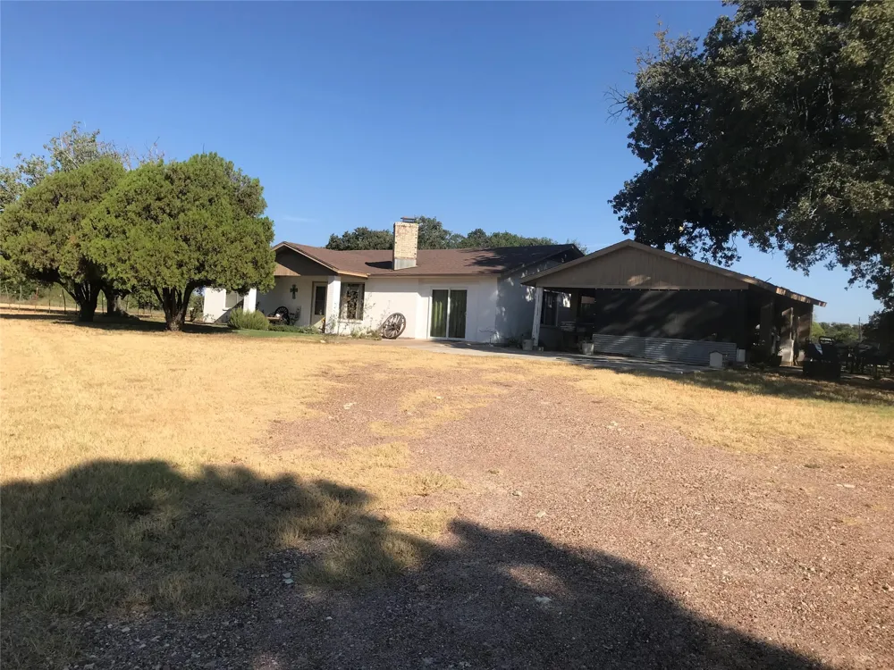 324 County Road 317 Comanche, TX 76442