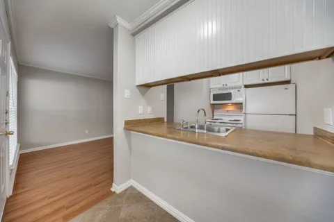 5508 Tremont Street #3