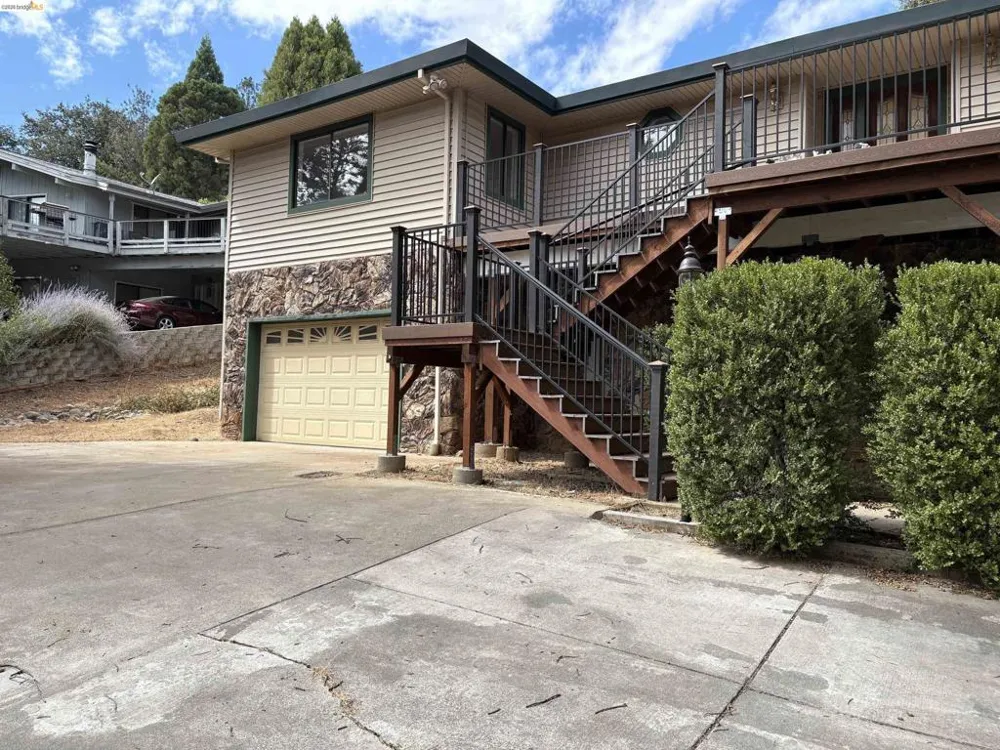 20059 Pleasant View Dr Groveland, CA 95321