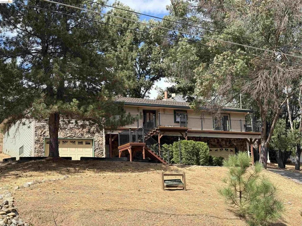 20059 Pleasant View Dr Groveland, CA 95321