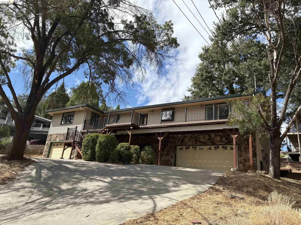 20059 Pleasant View Dr Groveland, CA 95321