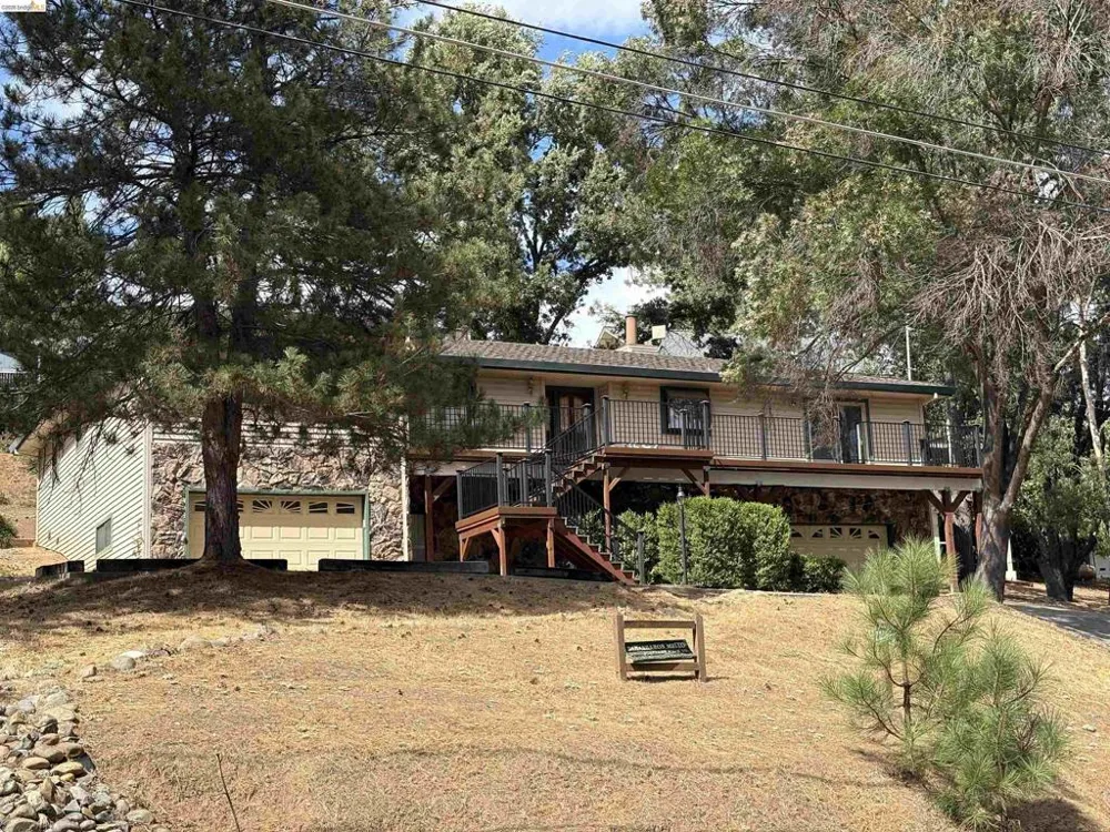 20059 Pleasant View Dr Groveland, CA 95321