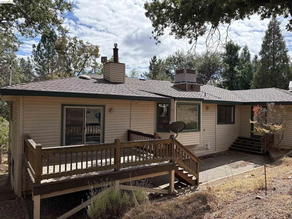 20059 Pleasant View Dr Groveland, CA 95321