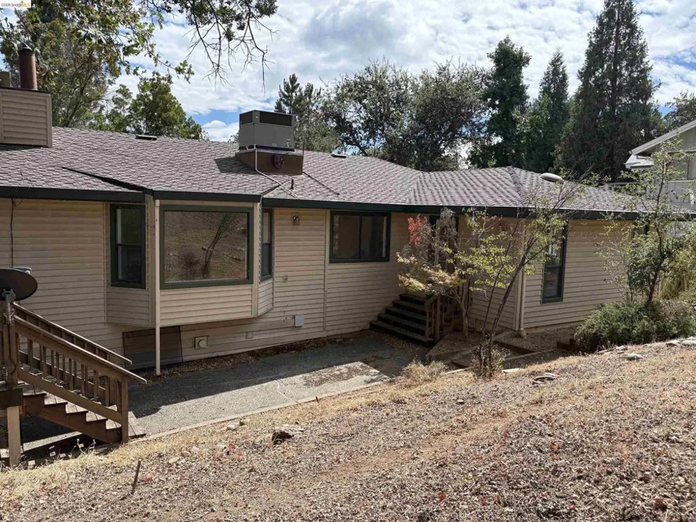 20059 Pleasant View Dr Groveland, CA 95321