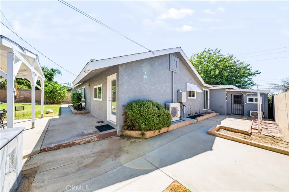 533 E Covina Covina, CA 91722