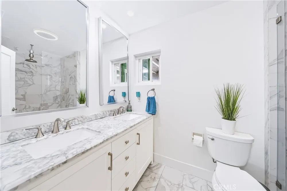 533 E Covina Covina, CA 91722
