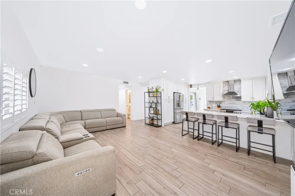 533 E Covina Covina, CA 91722
