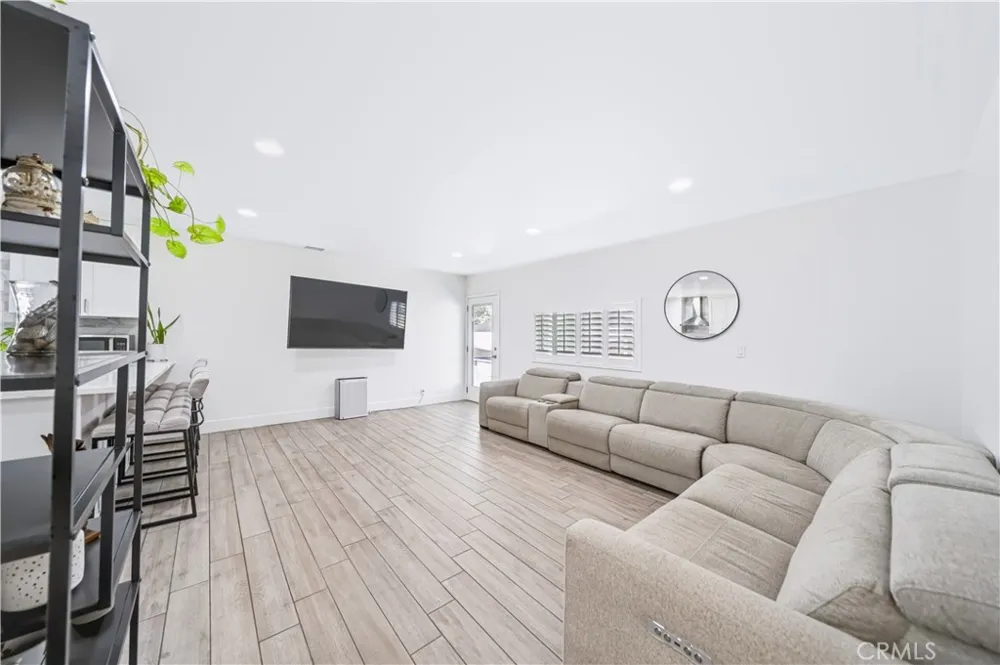 533 E Covina Covina, CA 91722