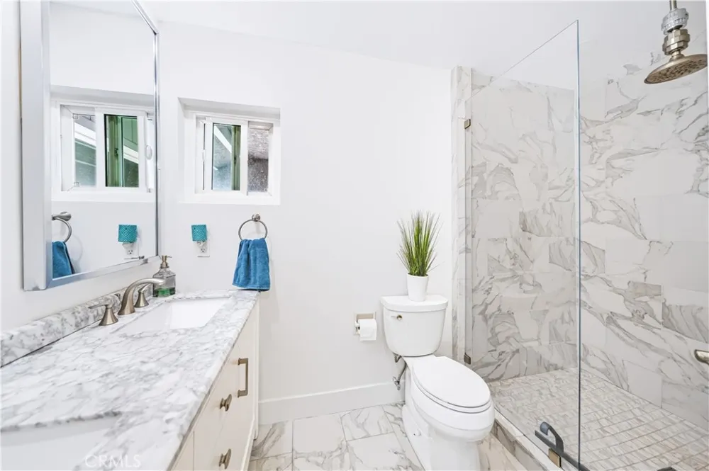 533 E Covina Covina, CA 91722