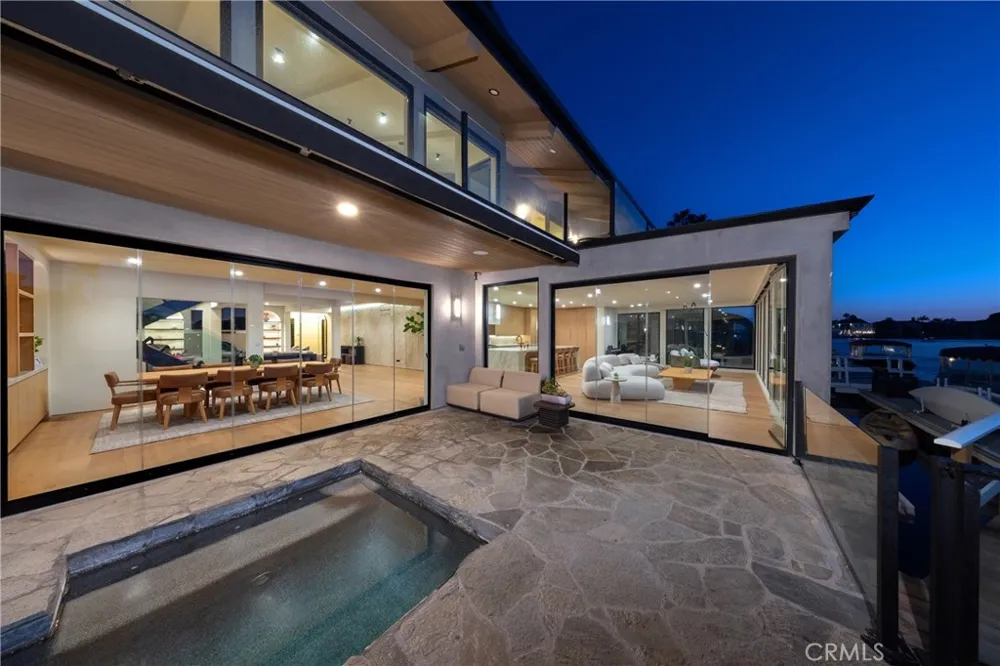 16511 Carousel Huntington Beach, CA 92649