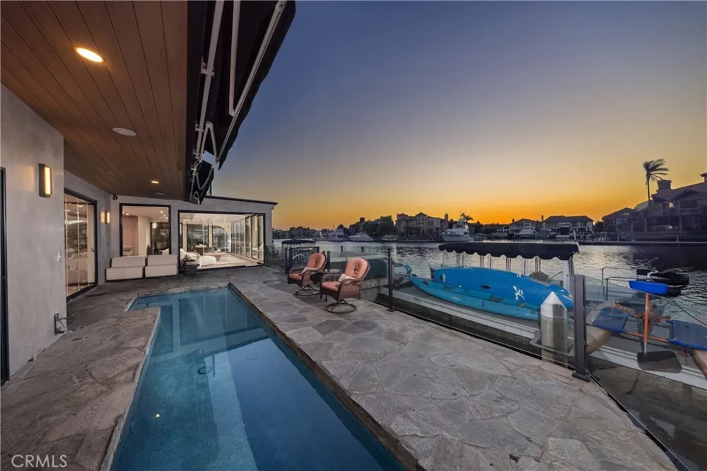16511 Carousel Huntington Beach, CA 92649