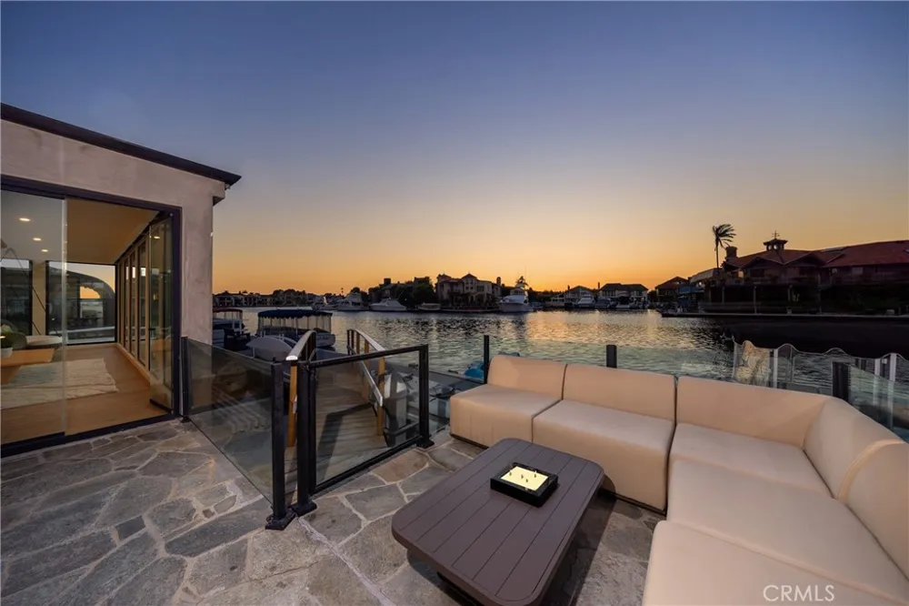 16511 Carousel Huntington Beach, CA 92649