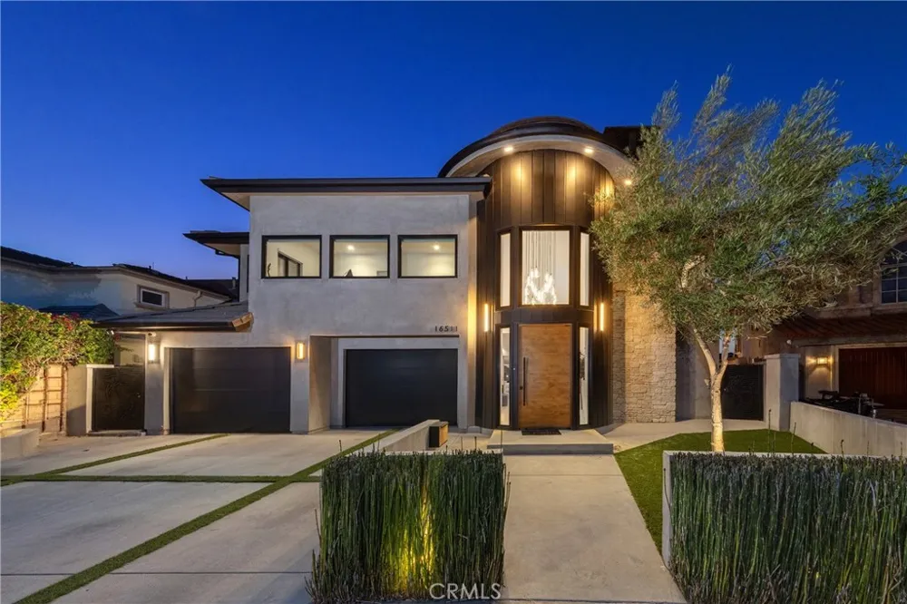 16511 Carousel Huntington Beach, CA 92649