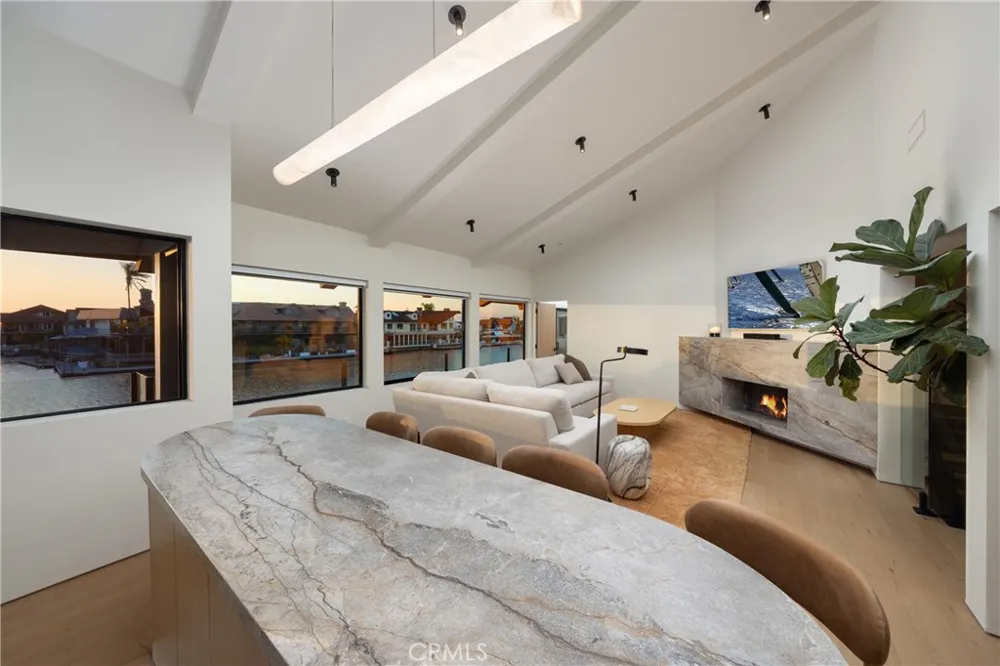 16511 Carousel Huntington Beach, CA 92649