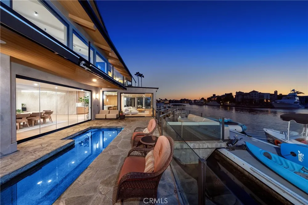 16511 Carousel Huntington Beach, CA 92649