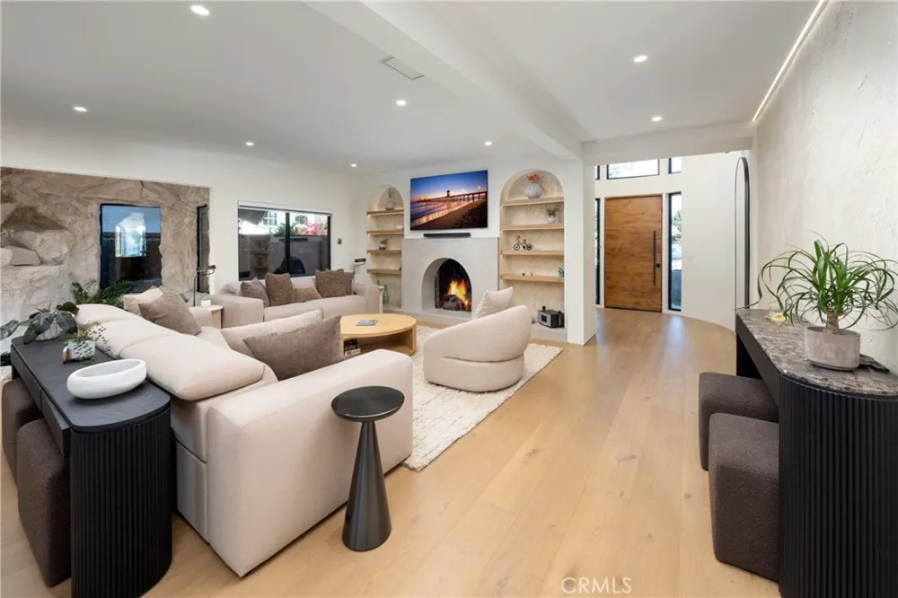 16511 Carousel Huntington Beach, CA 92649