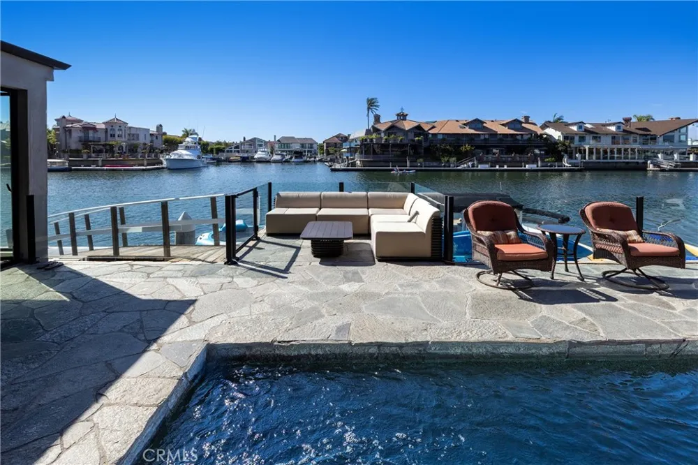 16511 Carousel Huntington Beach, CA 92649