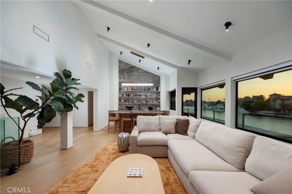 16511 Carousel Huntington Beach, CA 92649