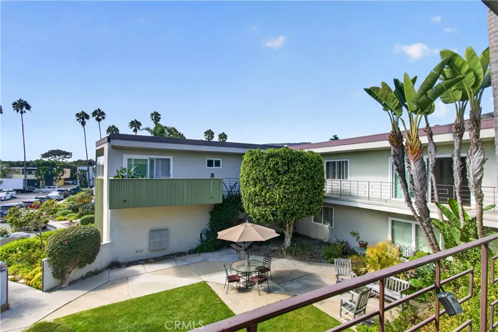 1570 Via Capri #9 Laguna Beach, CA 92651