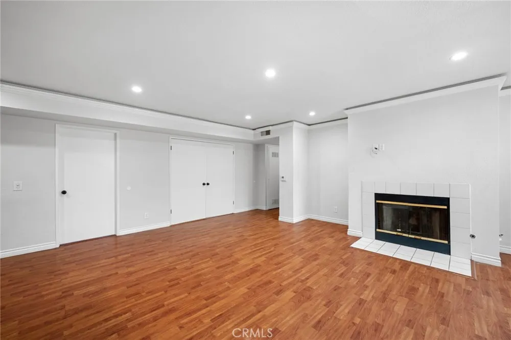 10119 Pinewood Avenue #207 Tujunga, CA 91042