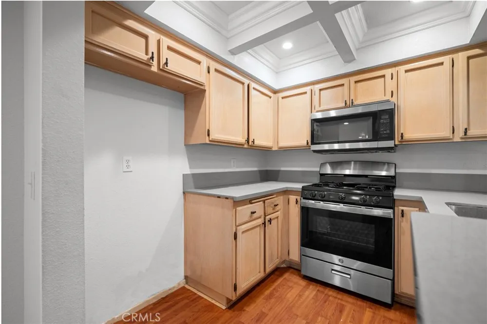 10119 Pinewood Avenue #207 Tujunga, CA 91042