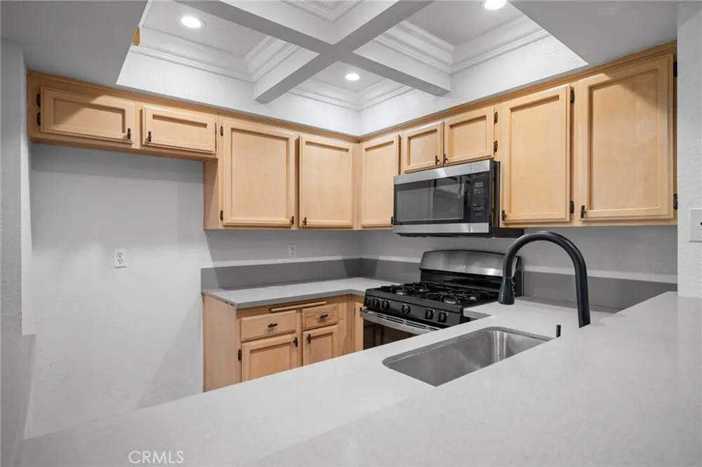 10119 Pinewood Avenue #207 Tujunga, CA 91042