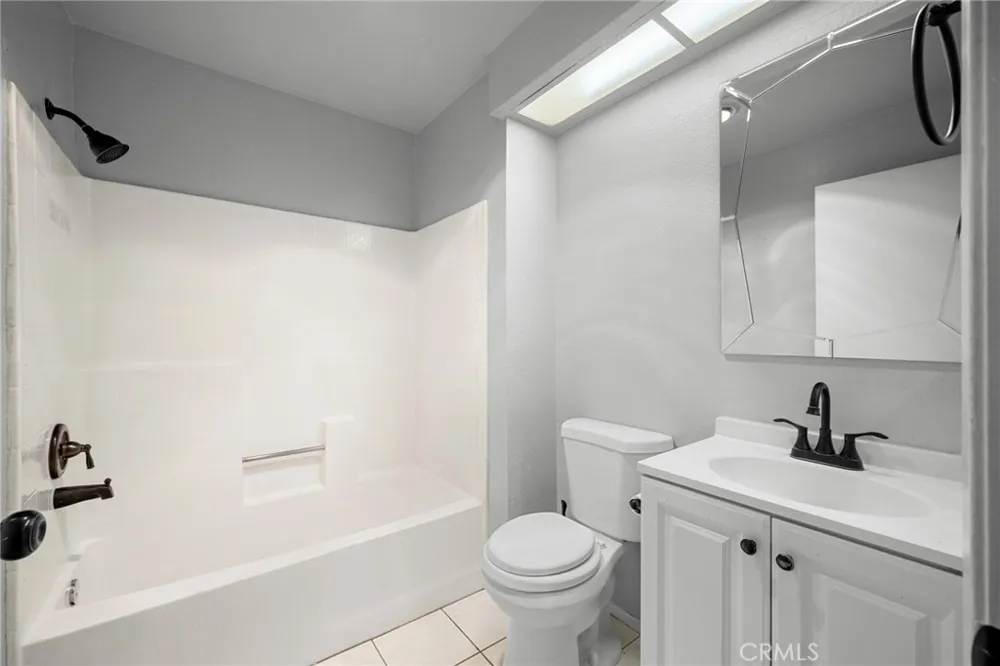 10119 Pinewood Avenue #207 Tujunga, CA 91042