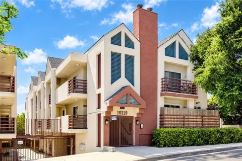 10119 Pinewood Avenue #207