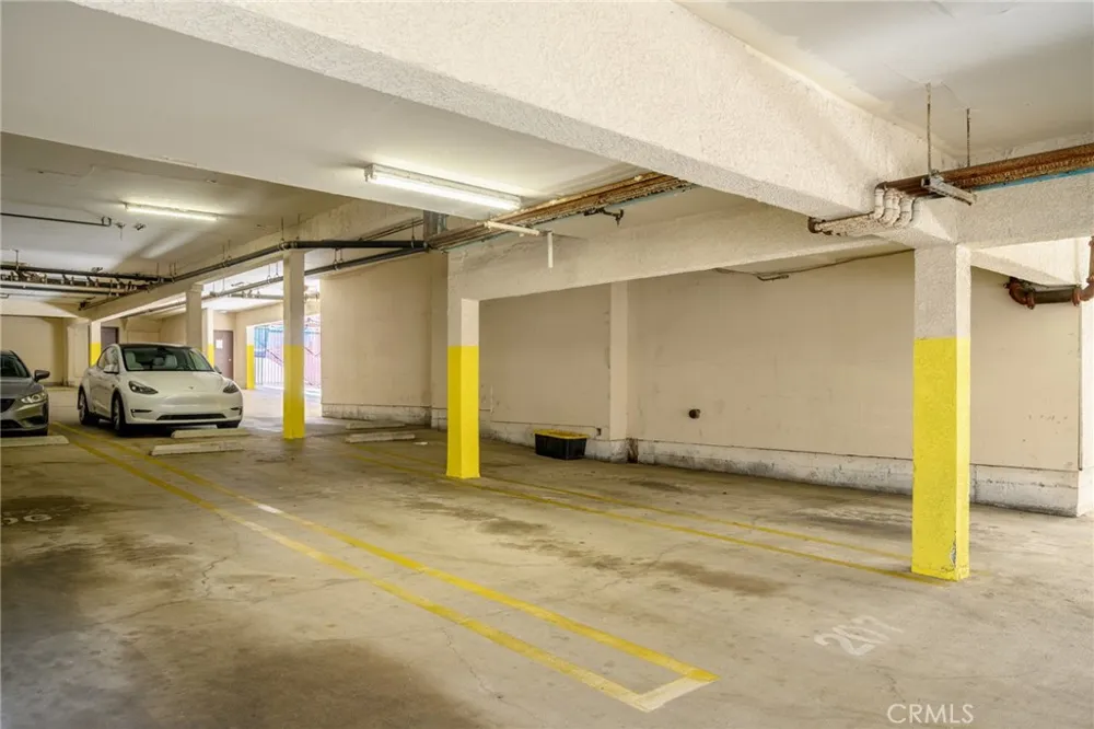10119 Pinewood Avenue #207 Tujunga, CA 91042