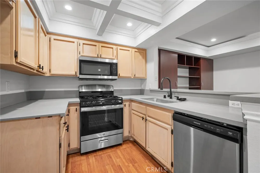 10119 Pinewood Avenue #207 Tujunga, CA 91042