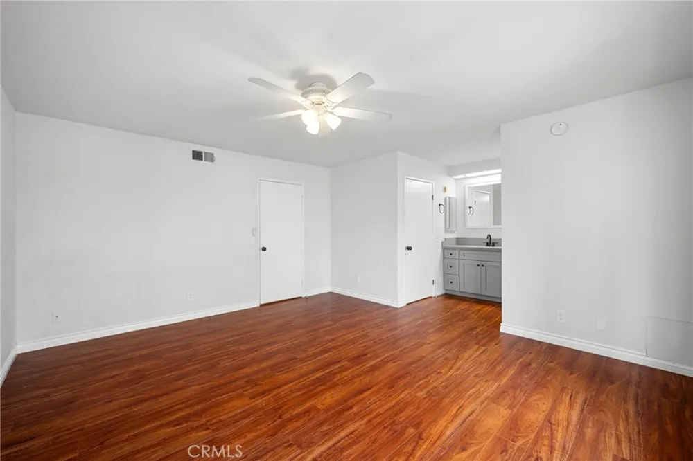 10119 Pinewood Avenue #207 Tujunga, CA 91042