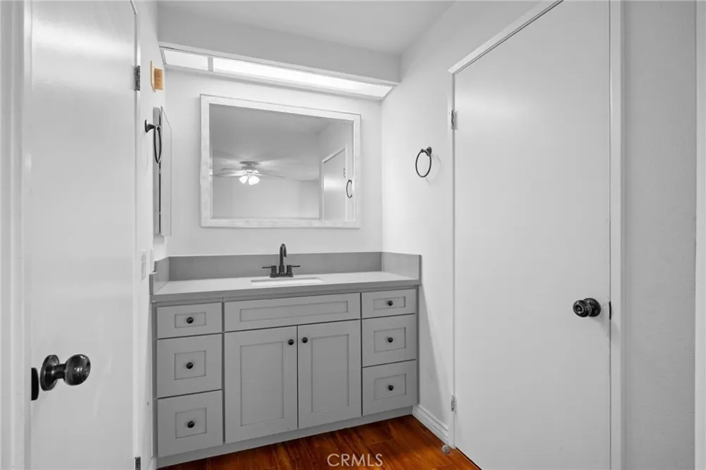 10119 Pinewood Avenue #207 Tujunga, CA 91042