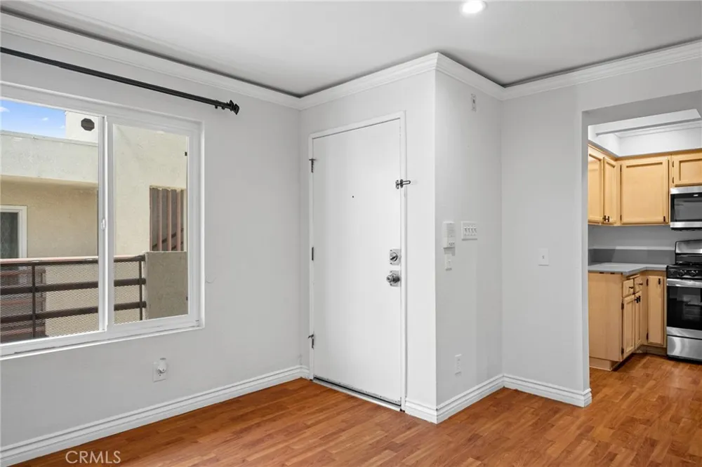 10119 Pinewood Avenue #207 Tujunga, CA 91042