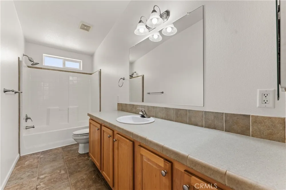 3236 E Avenue H2 Lancaster, CA 93535