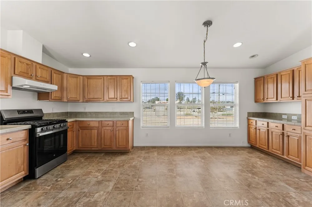 3236 E Avenue H2 Lancaster, CA 93535