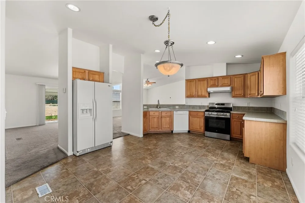 3236 E Avenue H2 Lancaster, CA 93535