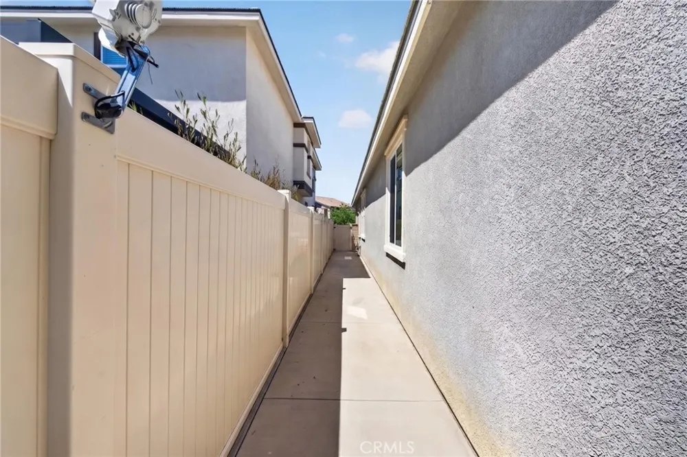 31280 Whistling Acres Temecula, CA 92591