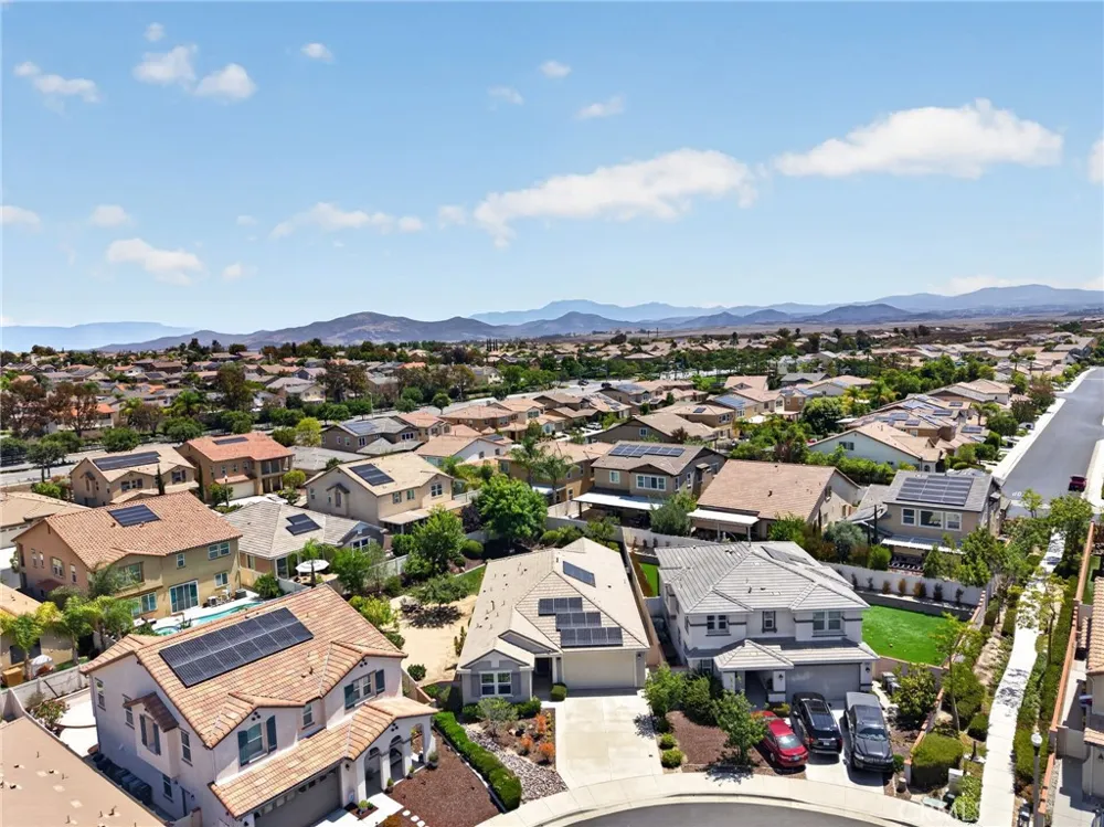 31280 Whistling Acres Temecula, CA 92591