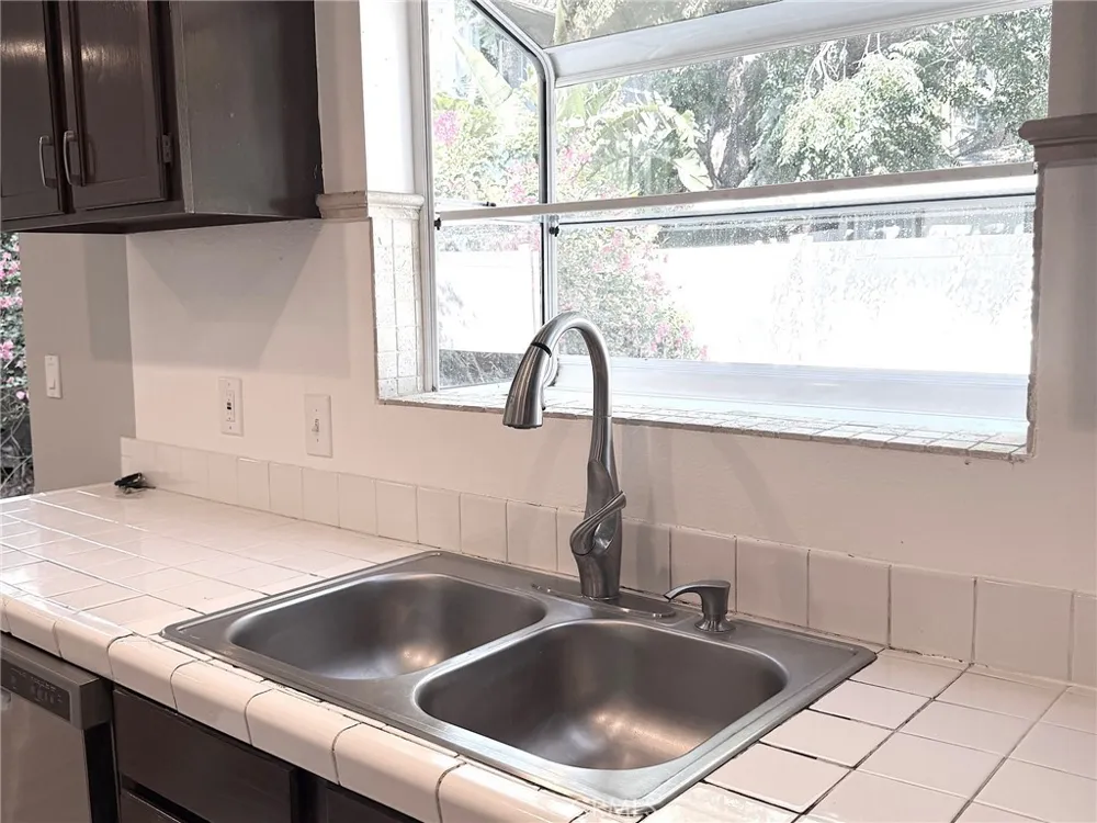9326 Rowell Chatsworth, CA 91311