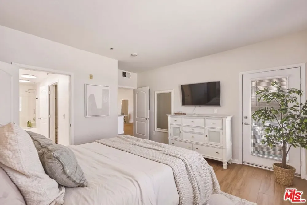 360 W Avenue 26 #234 Los Angeles, CA 90031