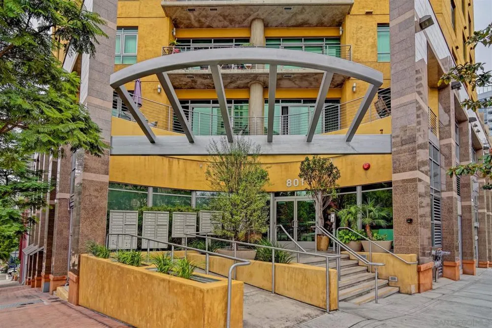 801 Ash #204 San Diego, CA 92101