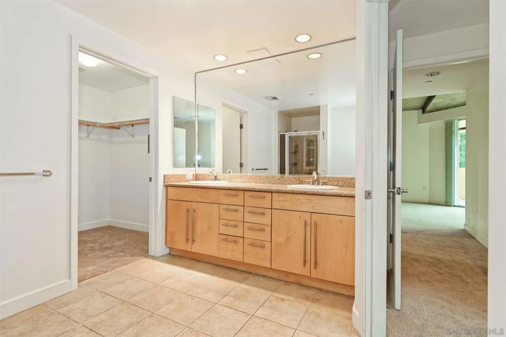 801 Ash #204 San Diego, CA 92101