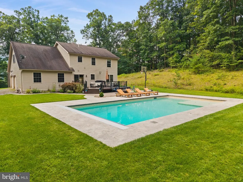13604 S EAGLE ROAD S Tyrone, PA 16686