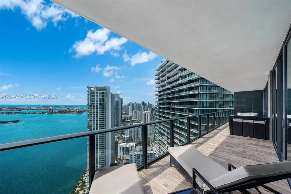 650 NE 32nd St #PH5003 Miami, FL 33137